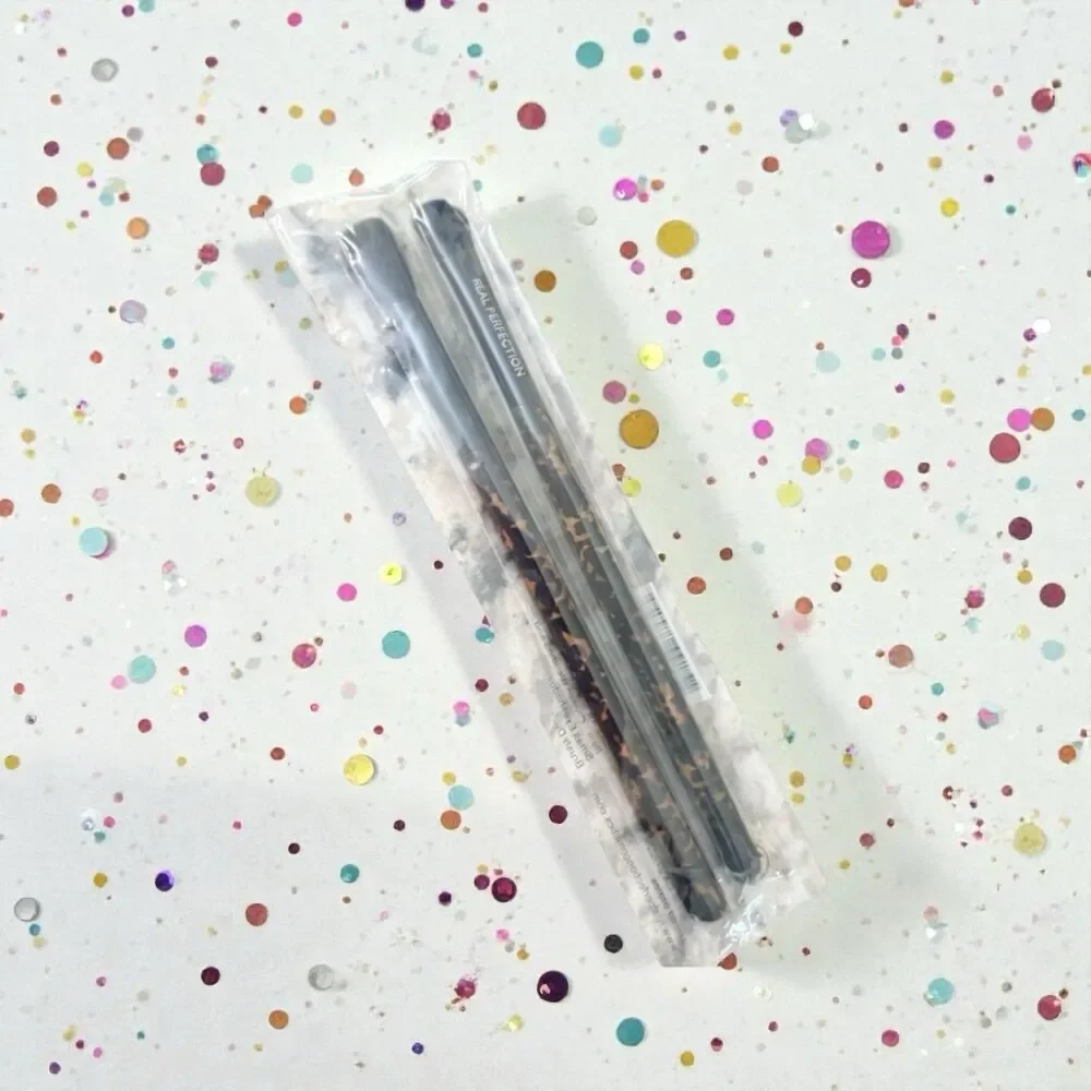 REAL PERFECTION Crease Blending and Small Eyeshadow Brush Duo